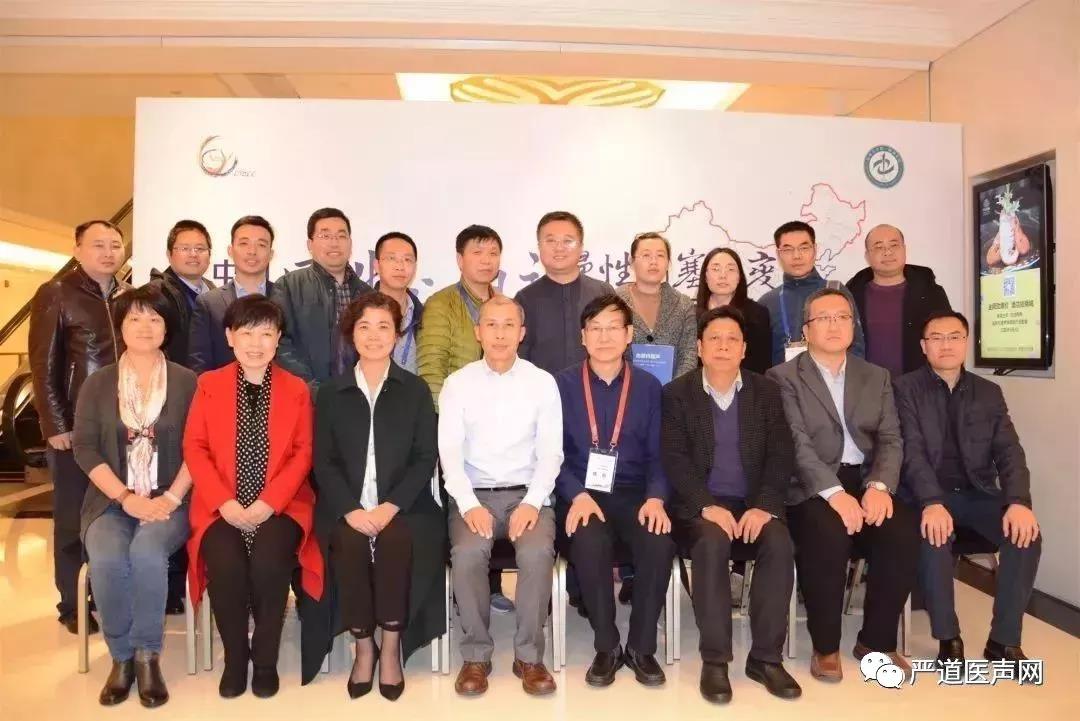 本次活动特邀葛均波院士,葛雷,李成祥,汝磊生,邱春光教授等进行手术