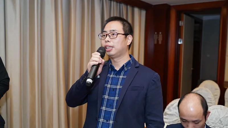 仲裁专家组浙江大学医学院附属第一医院郑良荣教授,胡申江教授,赵力